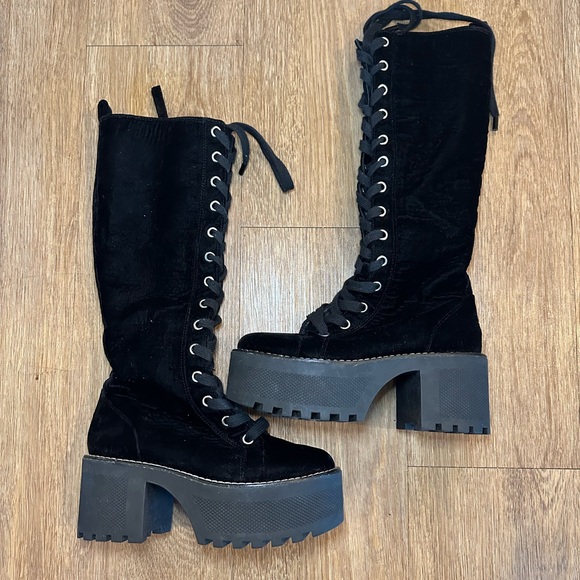 Alice and Olivia Raye Platform Velvet Lace Up Chunky Heeled Boots - Picture 5 of 11